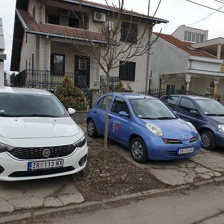 Apartmani Diksi Zrenjanin Extérieur photo