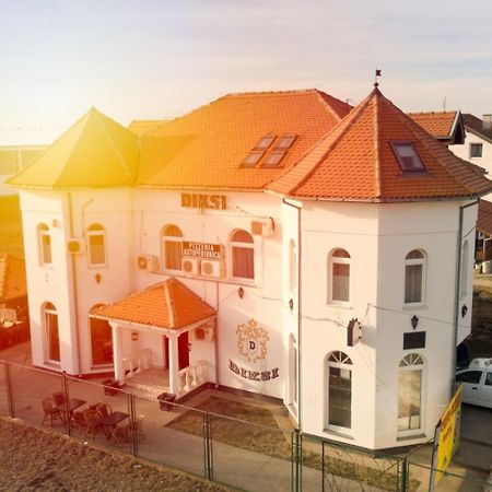 Apartmani Diksi Zrenjanin Extérieur photo