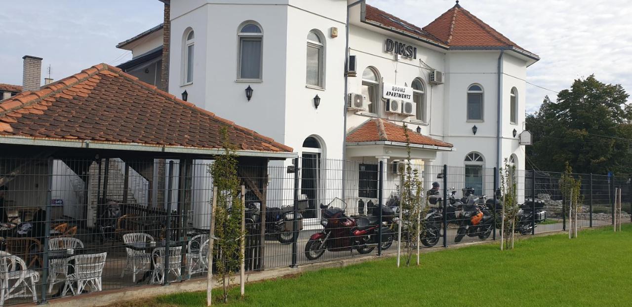 Apartmani Diksi Zrenjanin Extérieur photo