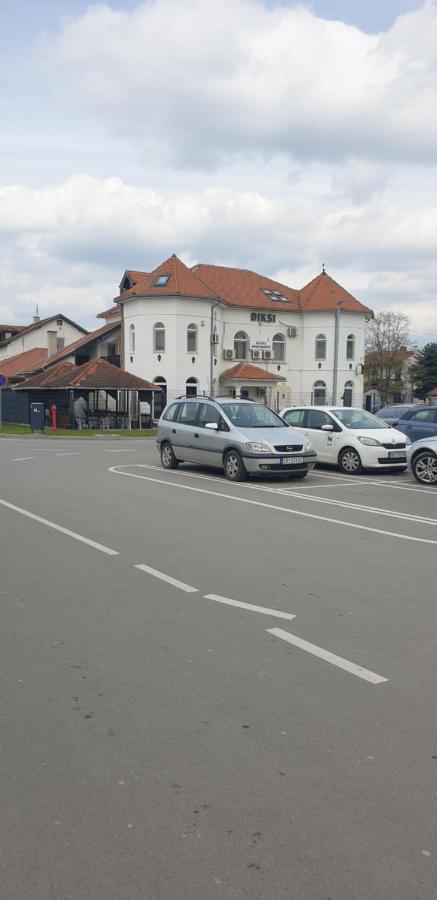 Apartmani Diksi Zrenjanin Extérieur photo
