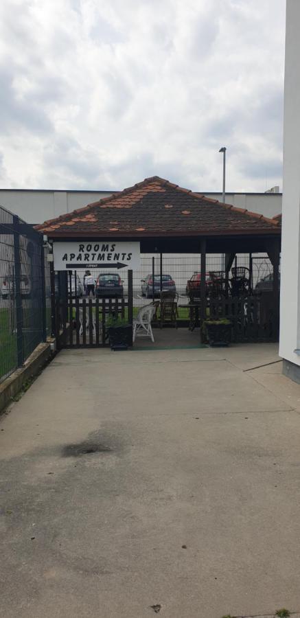 Apartmani Diksi Zrenjanin Extérieur photo