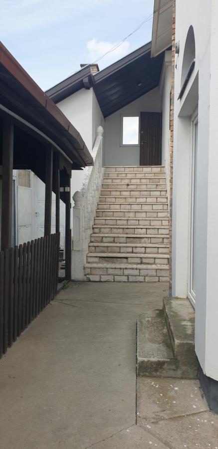 Apartmani Diksi Zrenjanin Extérieur photo