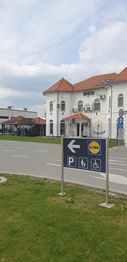 Apartmani Diksi Zrenjanin Extérieur photo