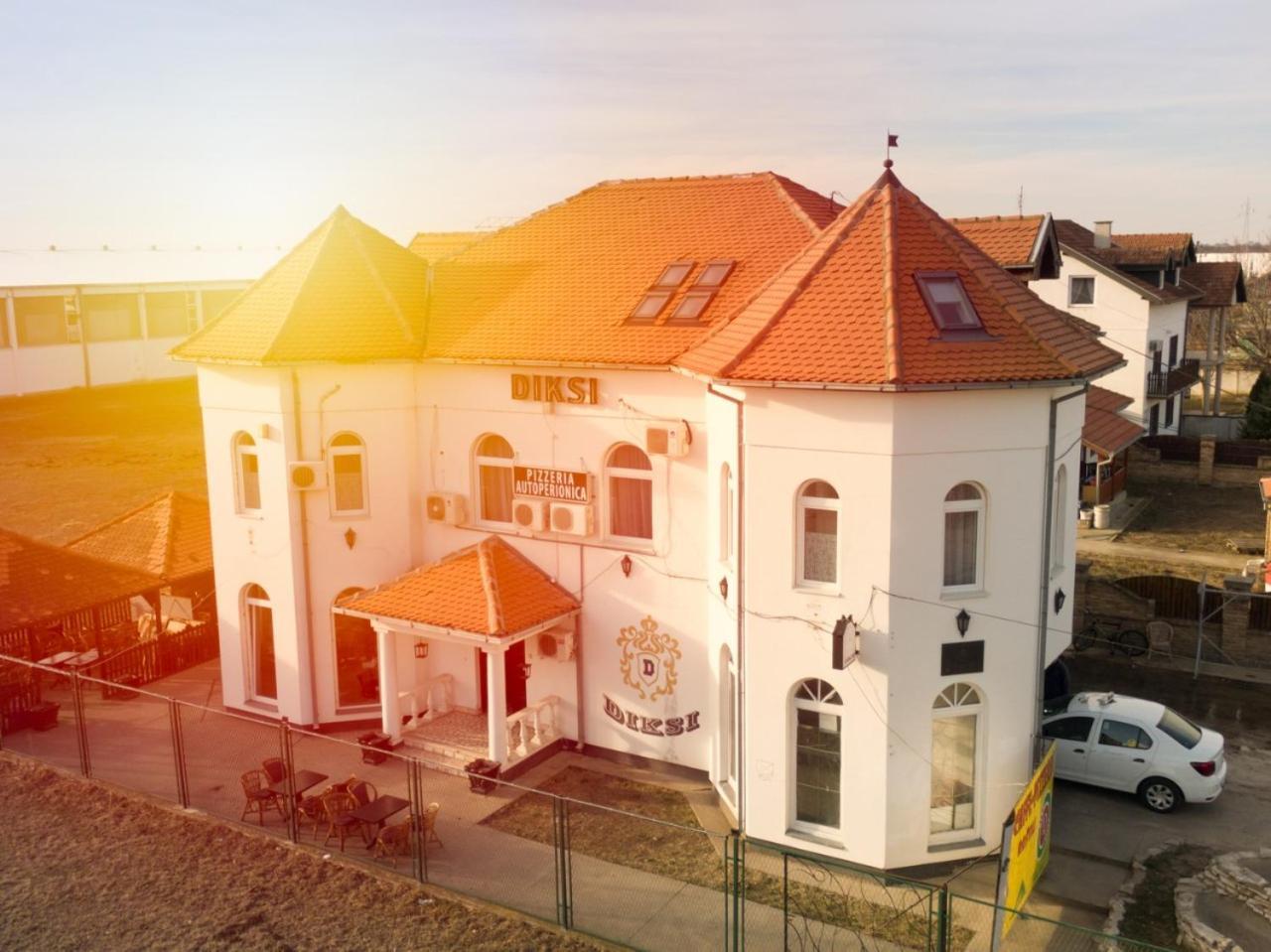 Apartmani Diksi Zrenjanin Extérieur photo