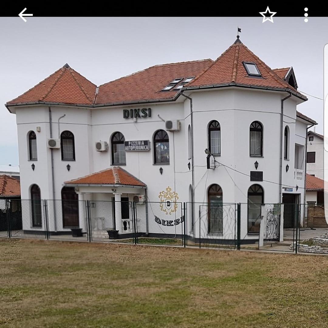 Apartmani Diksi Zrenjanin Extérieur photo