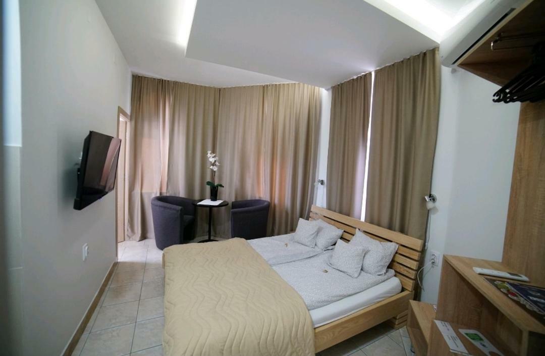 Apartmani Diksi Zrenjanin Extérieur photo